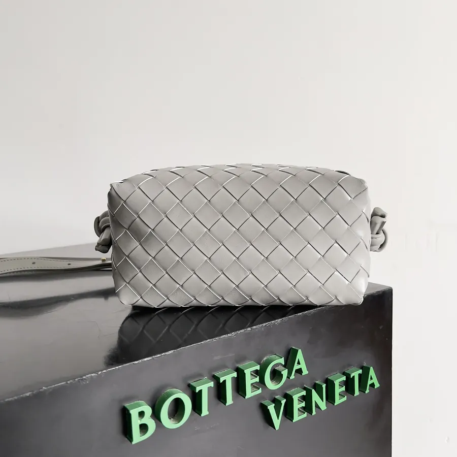 BOTTEGA VENETA 2024 New Loop Minimalist Design, Versatile Carry