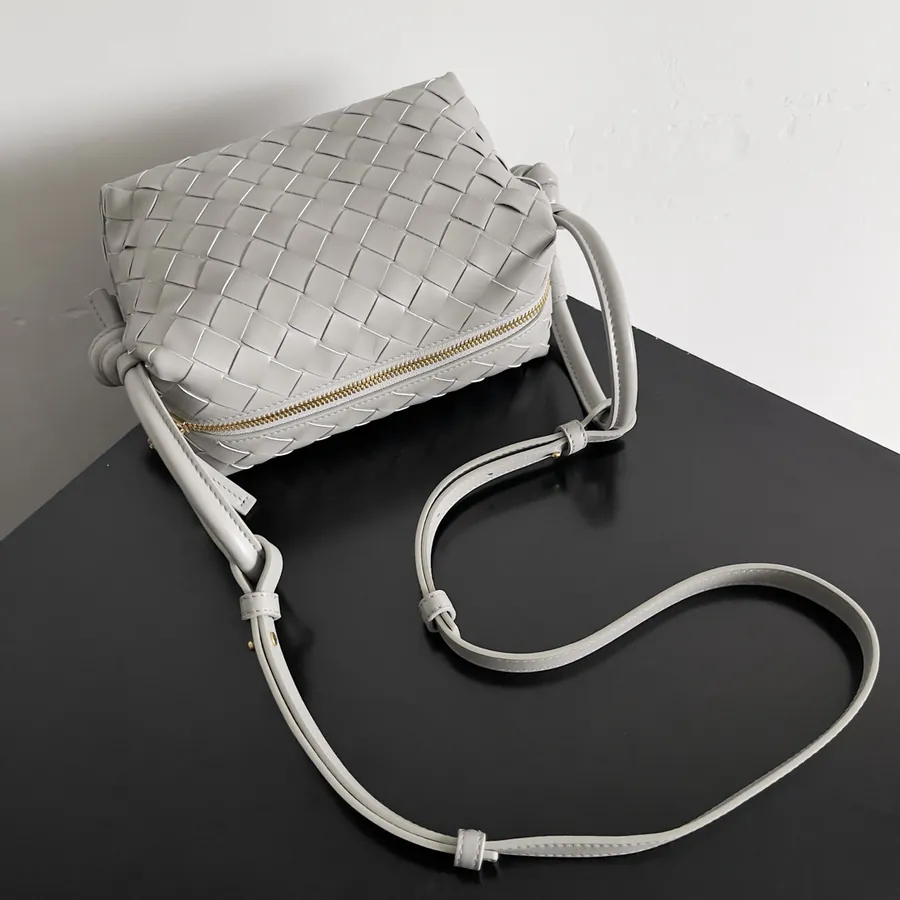 BOTTEGA VENETA 2024 New Loop Minimalist Design, Versatile Carry