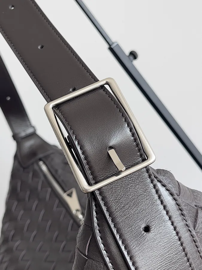 BOTTEGA VENETA Traveler Bucket Bag in Grained Calfskin