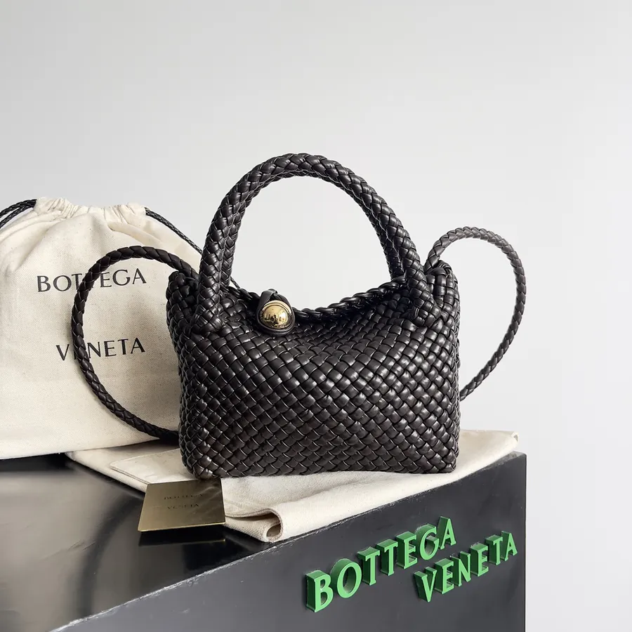 BV Classic Intrecciato Tote A Timeless Luxury Handbag