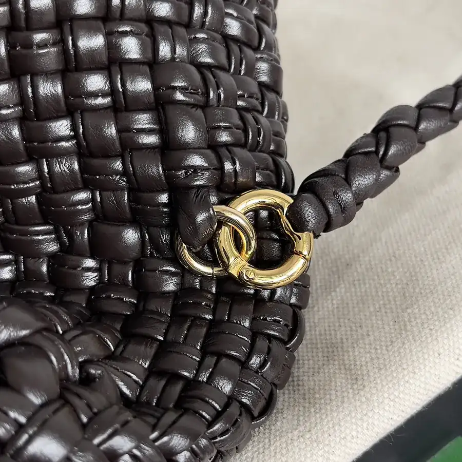 BV Classic Intrecciato Tote A Timeless Luxury Handbag
