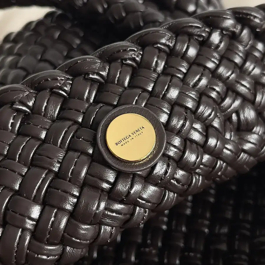 BV Classic Intrecciato Tote A Timeless Luxury Handbag
