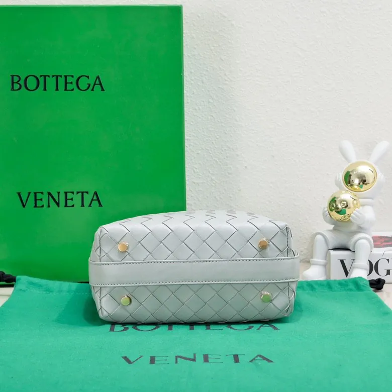 Bottega Veneta Shoulder Lunch Tote Intrecciato Craftsmanship
