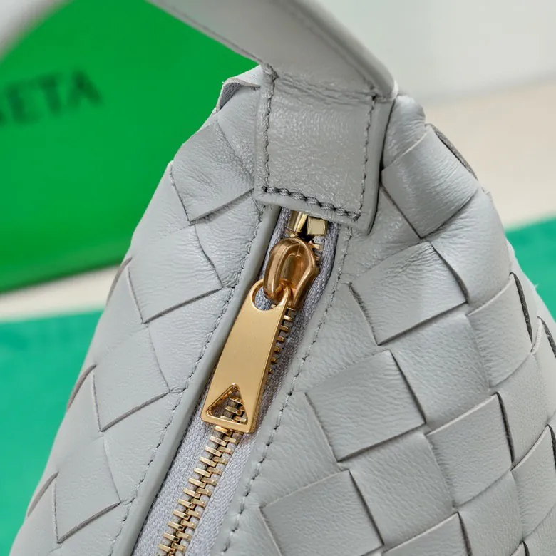 Bottega Veneta Shoulder Lunch Tote Intrecciato Craftsmanship