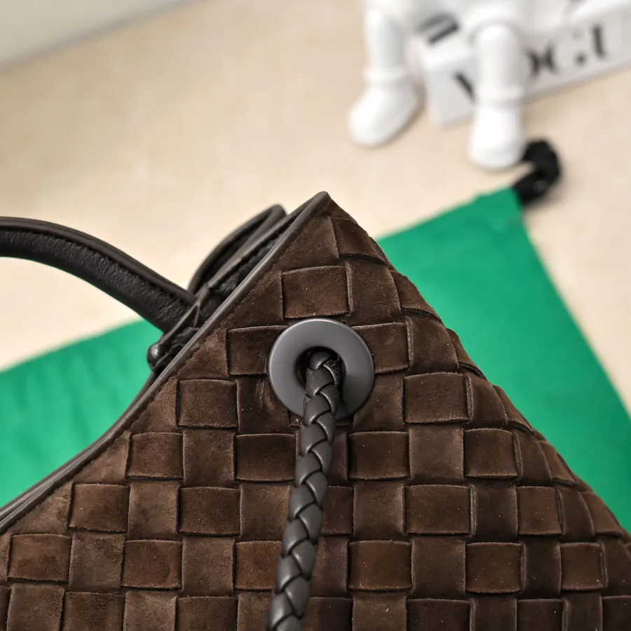 Bottega Veneta 2024 New Andiamo Bucket Bag