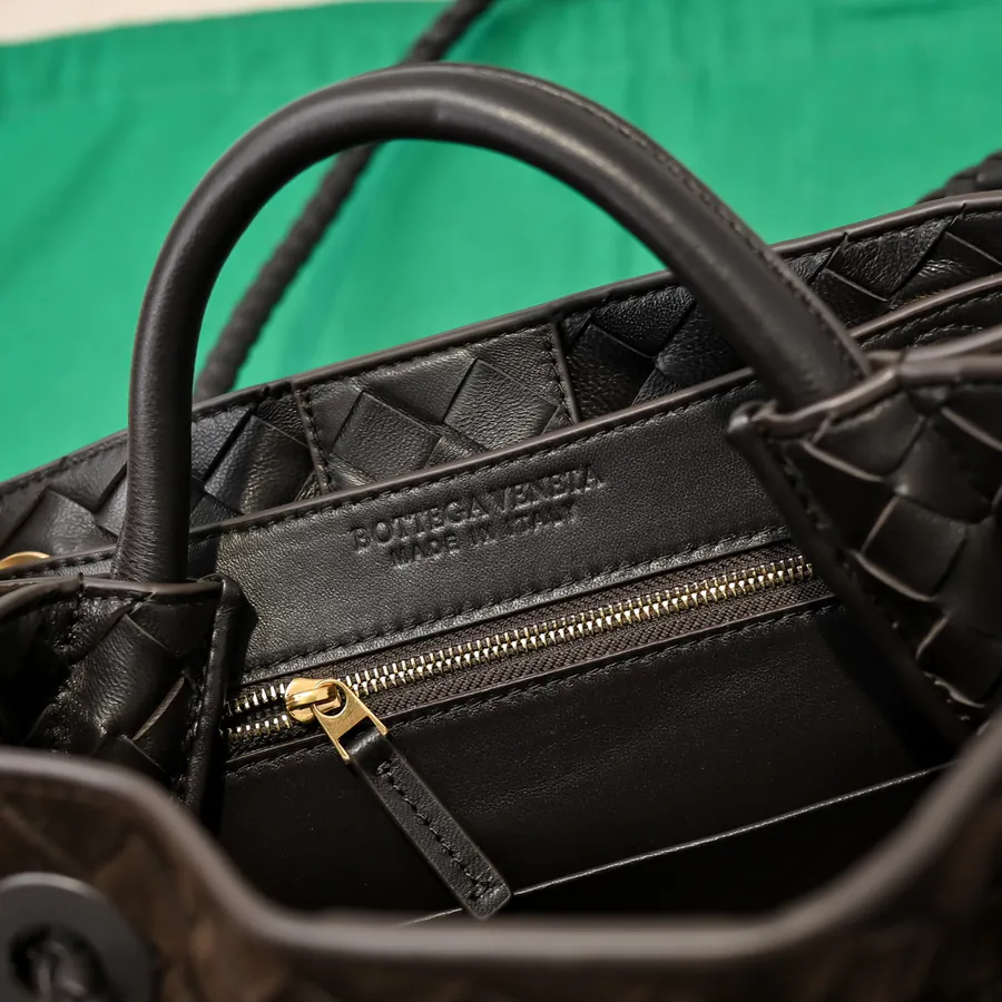 Bottega Veneta 2024 New Andiamo Bucket Bag
