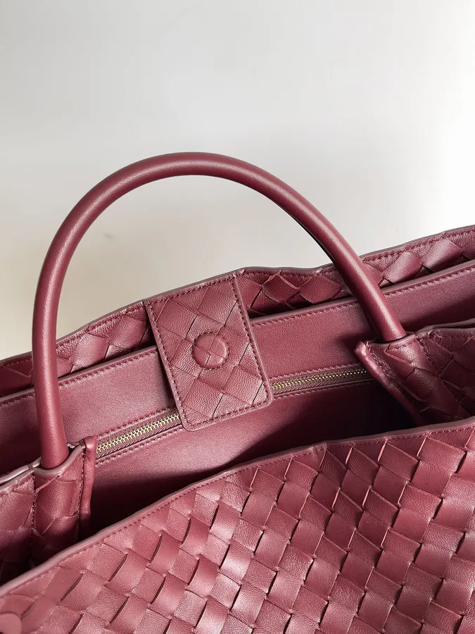 Bottega Veneta Summer Collection Andiamo Handbag