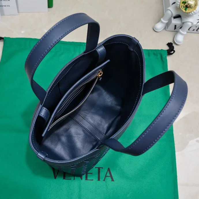 Bv 2023 New Flip Flap Tote Bag