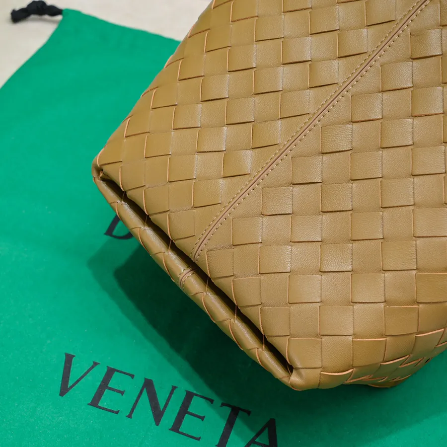 Bv 2023 New Flip Flap Tote