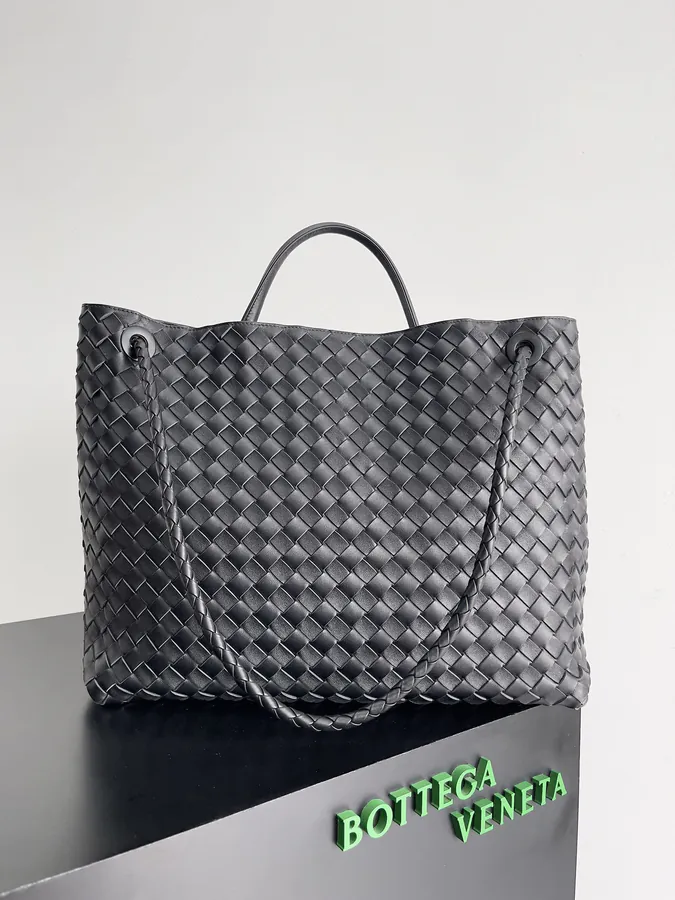 Bottega Veneta Summer Collection Andiamo Handbag