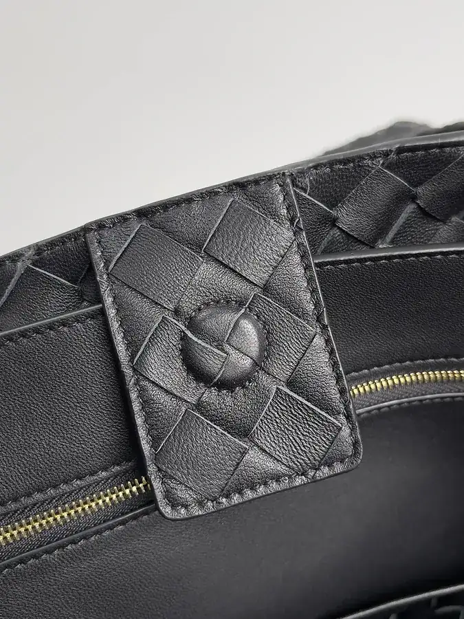 Bottega Veneta Summer Collection Andiamo Handbag