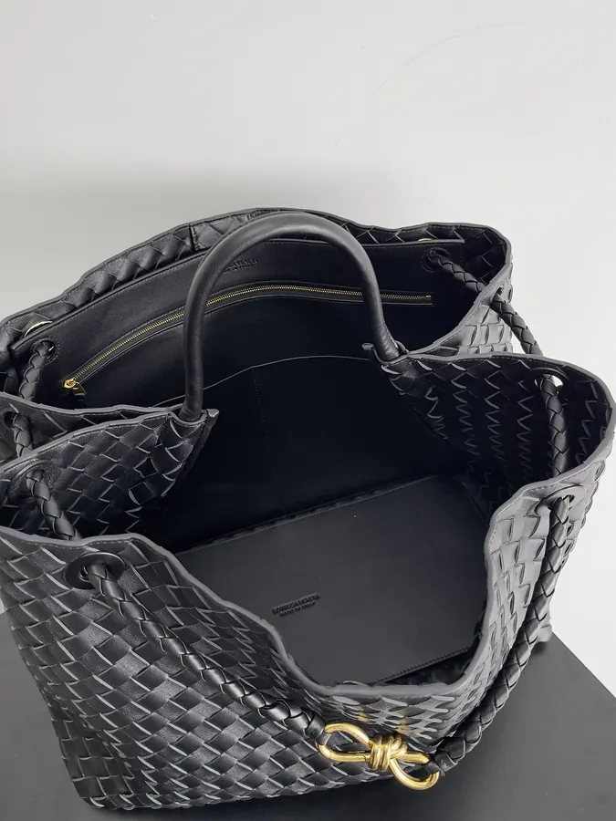 Bottega Veneta Summer Collection Andiamo Handbag