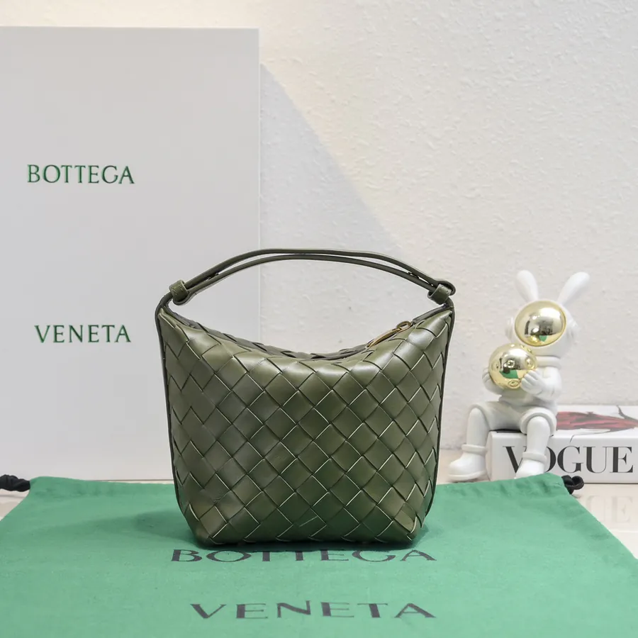Bottega Veneta Intrecciato Lunch Bag with Curved Handle