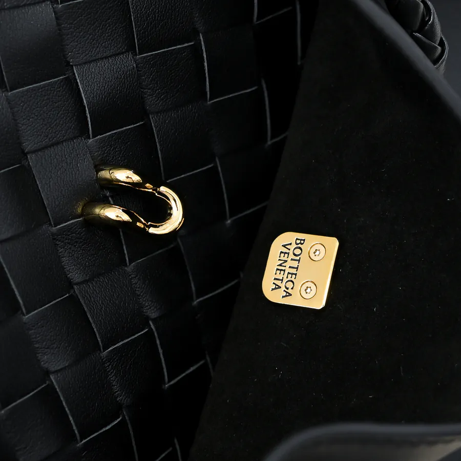 Bv Ciao Ciao Handbag Mini Size, Elegant and Practical