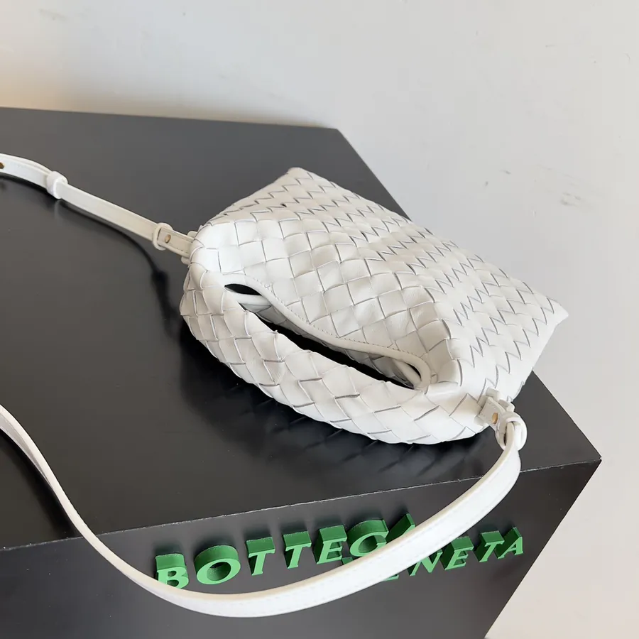 BV 24 Mini Hop Tote in Grained Calfskin