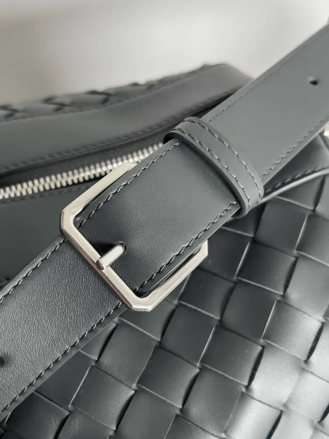 BV Woven Travel Bag A Distinctive Travel Companion
