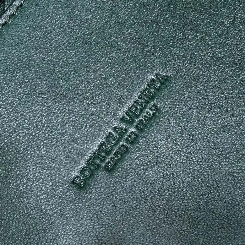 Bottega Veneta 2023 New Andiamo Bucket Bag