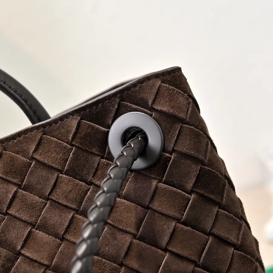Bottega Veneta New Andiamo Bucket Bag