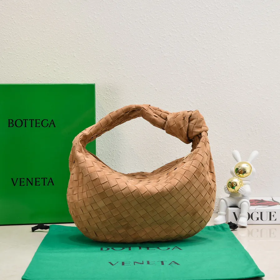 Jodie Bucket Bag in Medium Size