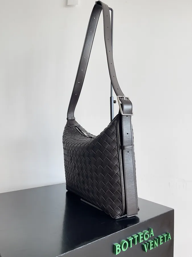 BOTTEGA VENETA Traveler Bucket Bag in Grained Calfskin