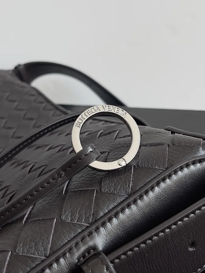 BOTTEGA VENETA Traveler Bucket Bag in Grained Calfskin