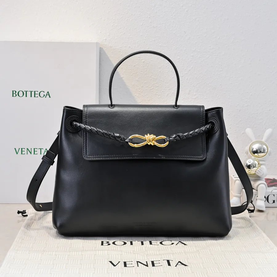 Bv Ciao Ciao Handbag Casual Elegance