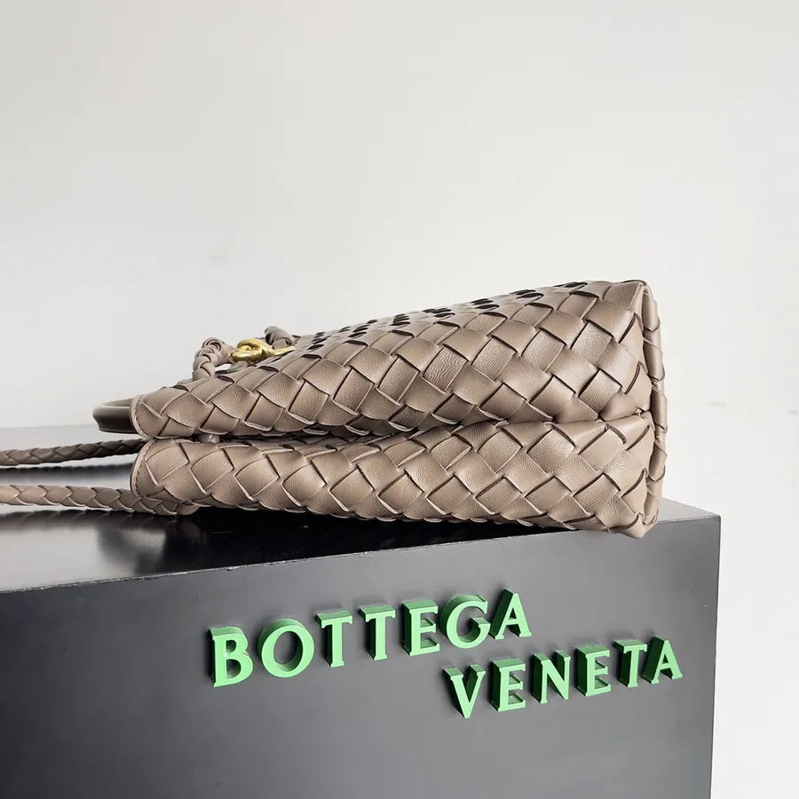 Bottega Veneta 2023 New Andiamo Bucket Bag