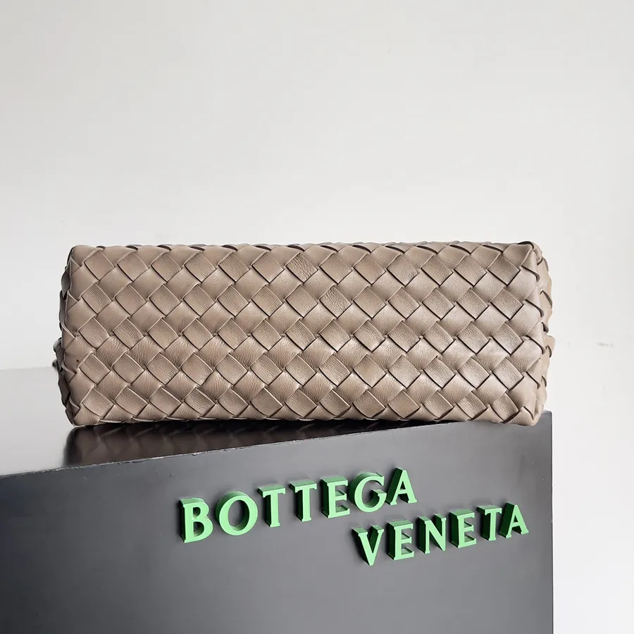 Bottega Veneta 2023 New Andiamo Bucket Bag