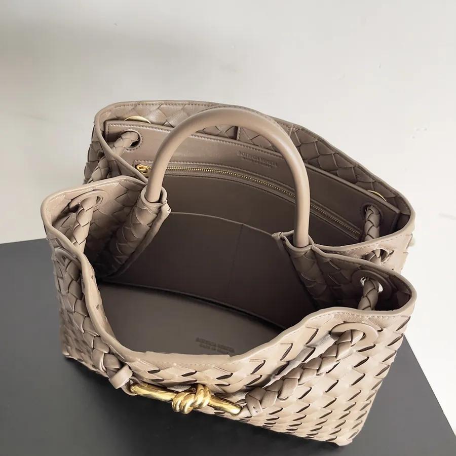 Bottega Veneta 2023 New Andiamo Bucket Bag