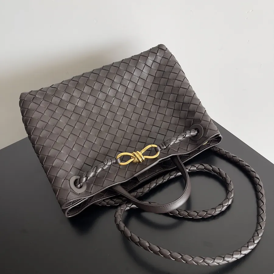 Bottega Veneta 2023 New Andiamo Bucket Bag