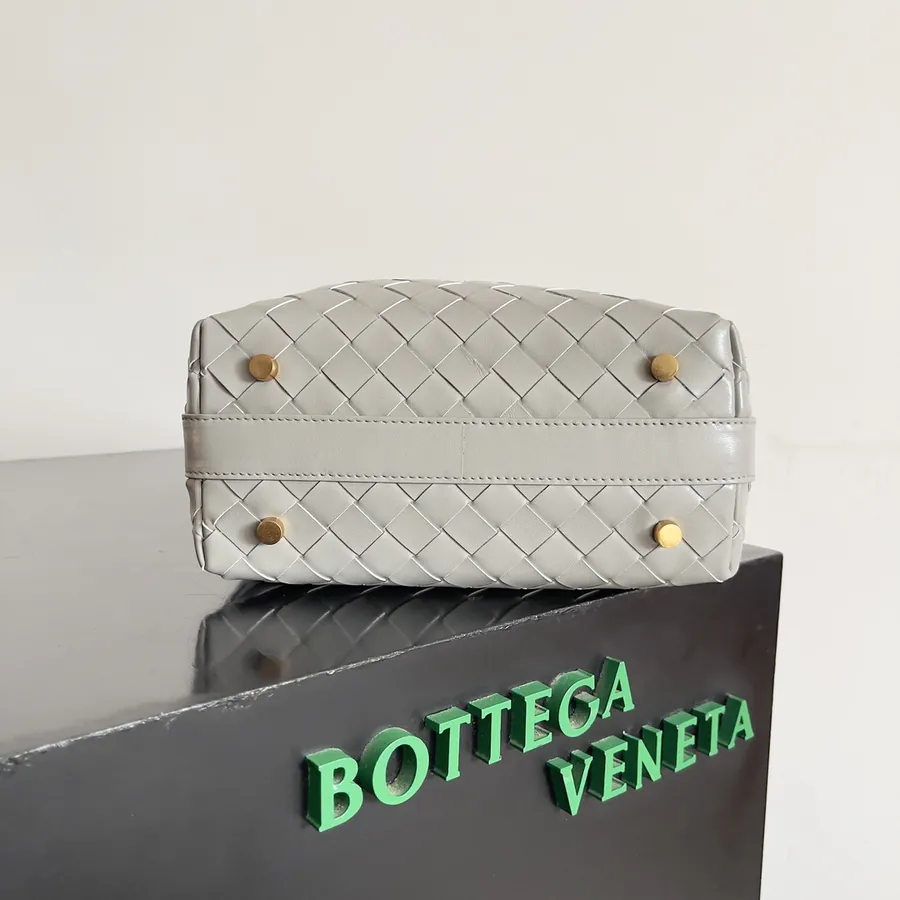 Bottega Veneta 2024 Trendy Bento Bag with Intrecciato Craftsmanship
