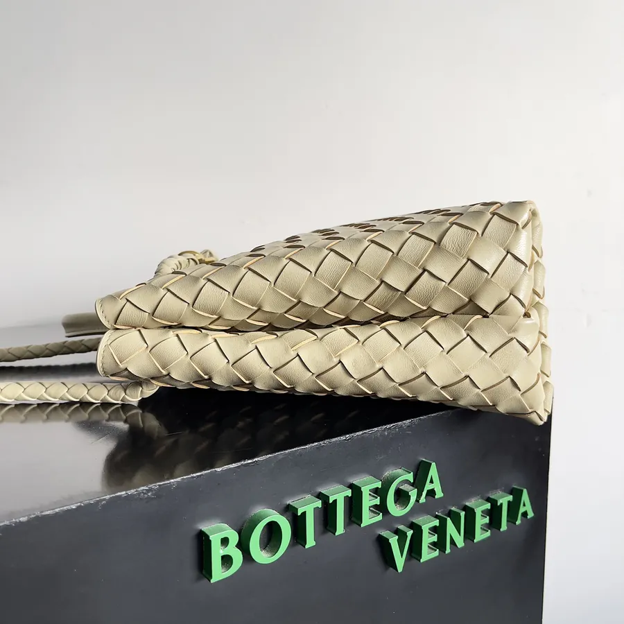 Bottega Veneta 2023 New Andiamo Bucket Bag