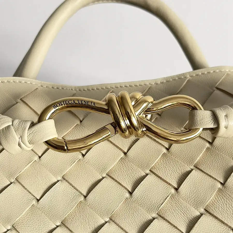 Bottega Veneta 2023 New Andiamo Bucket Bag