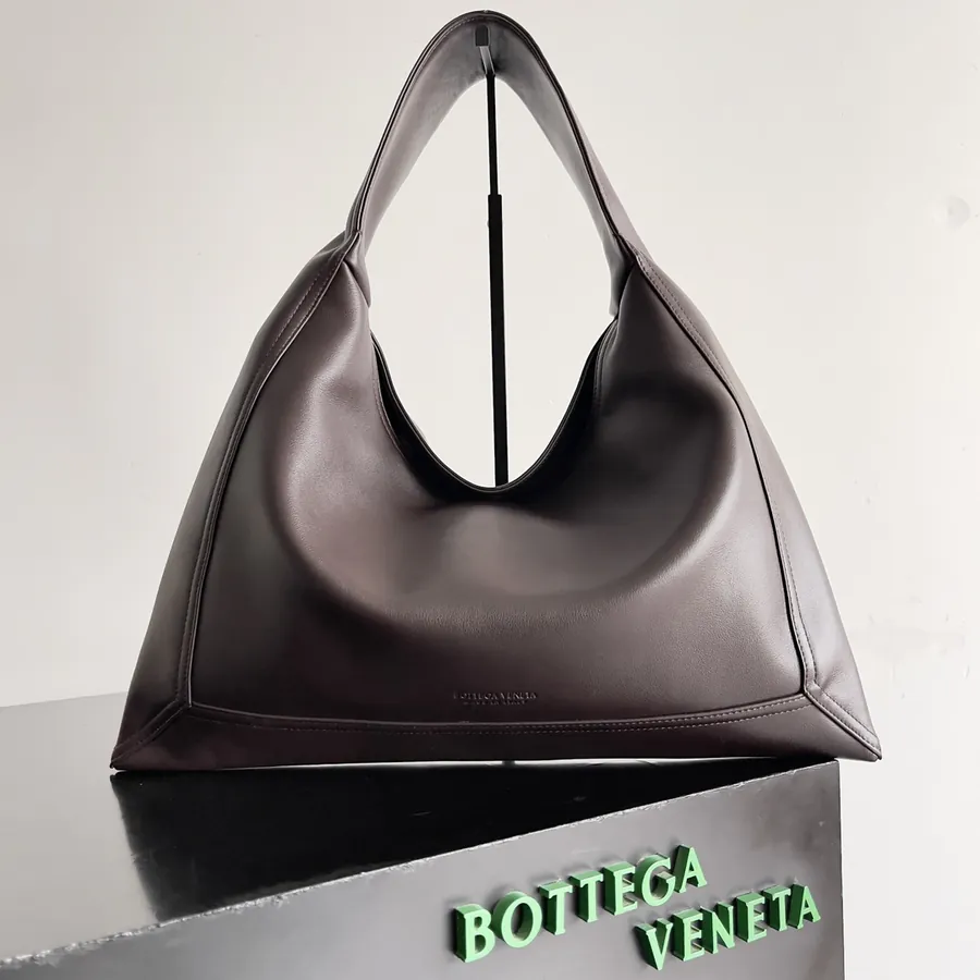 Bottega Veneta 2024 Autumn Winter Collection Bucket Bag