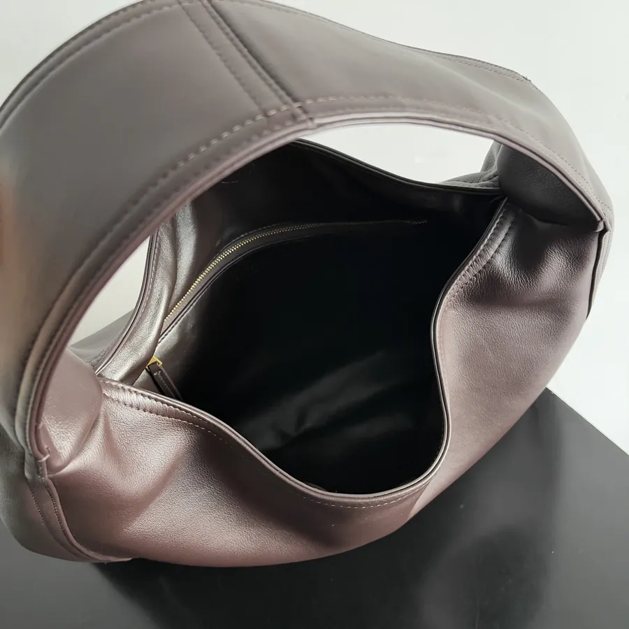 Bottega Veneta 2024 Autumn Winter Collection Bucket Bag