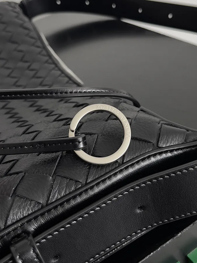 BOTTEGA VENETA Traveler Bucket Bag in Grained Calfskin
