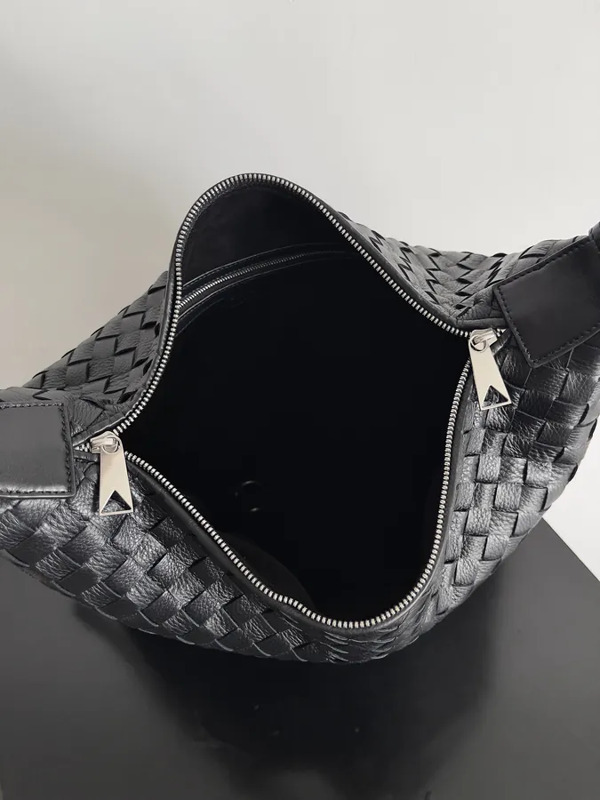 BOTTEGA VENETA Traveler Bucket Bag in Grained Calfskin