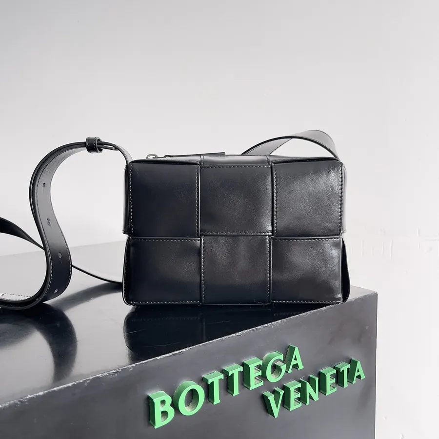 BOTTEGA VENETA Mini Cassette Timeless Design