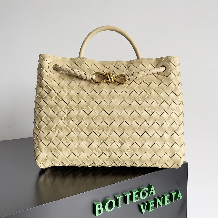 Bottega Veneta 2023 New Andiamo Bucket Bag