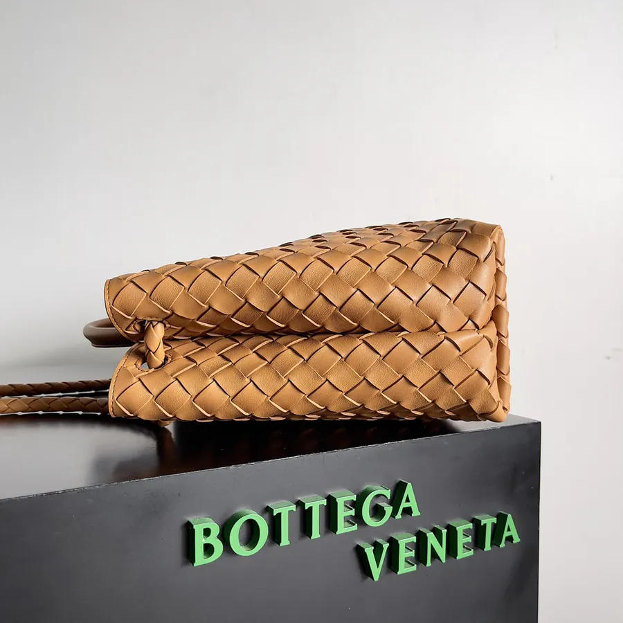 Bottega Veneta 2023 New Andiamo Bucket Bag