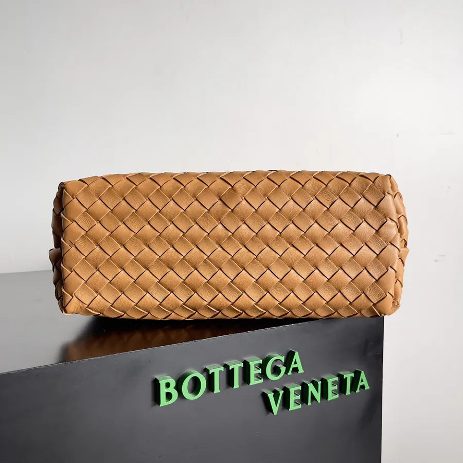Bottega Veneta 2023 New Andiamo Bucket Bag
