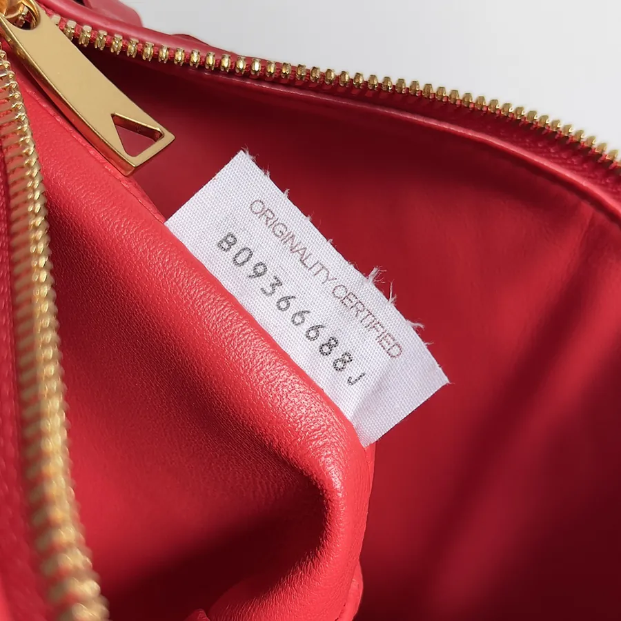 Bottega Veneta 2024 Trendy Bento Bag with Intrecciato Craftsmanship