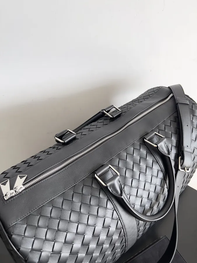 BV Woven Travel Bag A Distinctive Travel Bag for Elite Professionals
