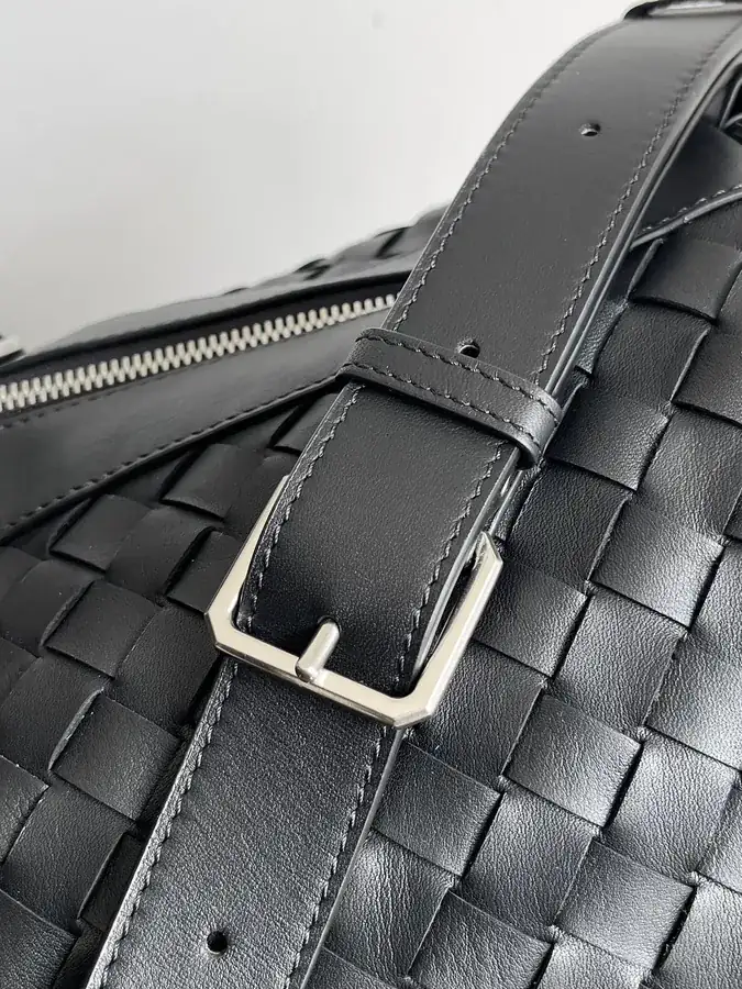 BV Woven Travel Bag A Distinctive Travel Bag for Elite Professionals