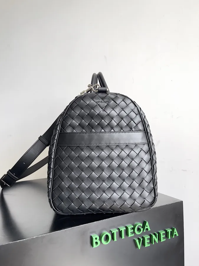 BV Woven Travel Bag A Distinctive Travel Bag for Elite Professionals