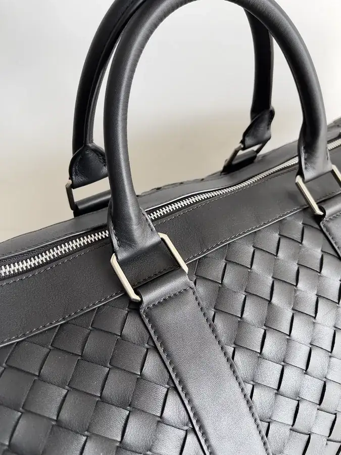 BV Woven Travel Bag A Distinctive Travel Bag for Elite Professionals