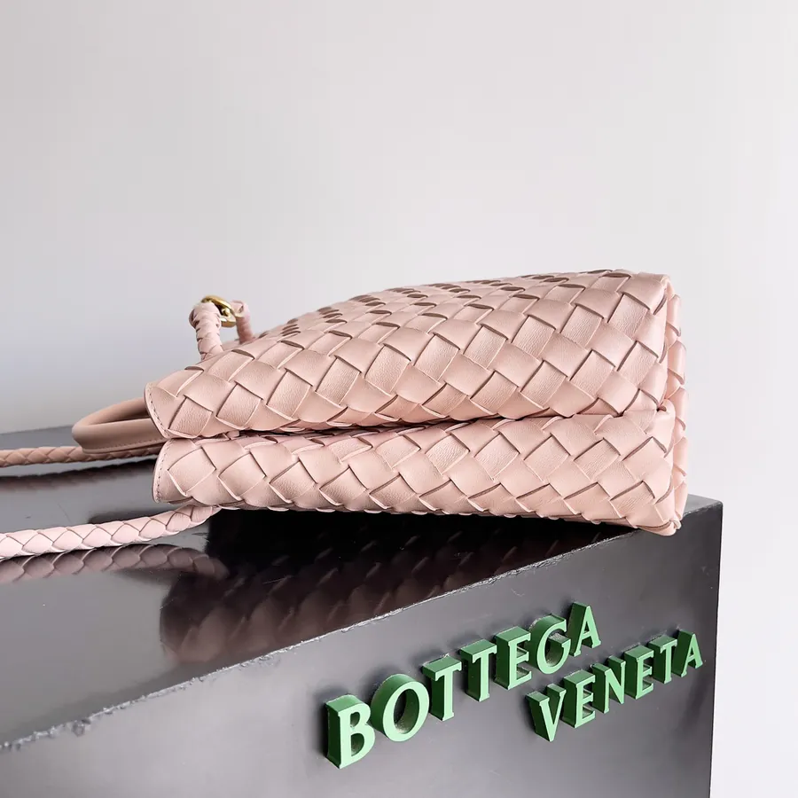 Bottega Veneta 2023 New Andiamo Bucket Bag