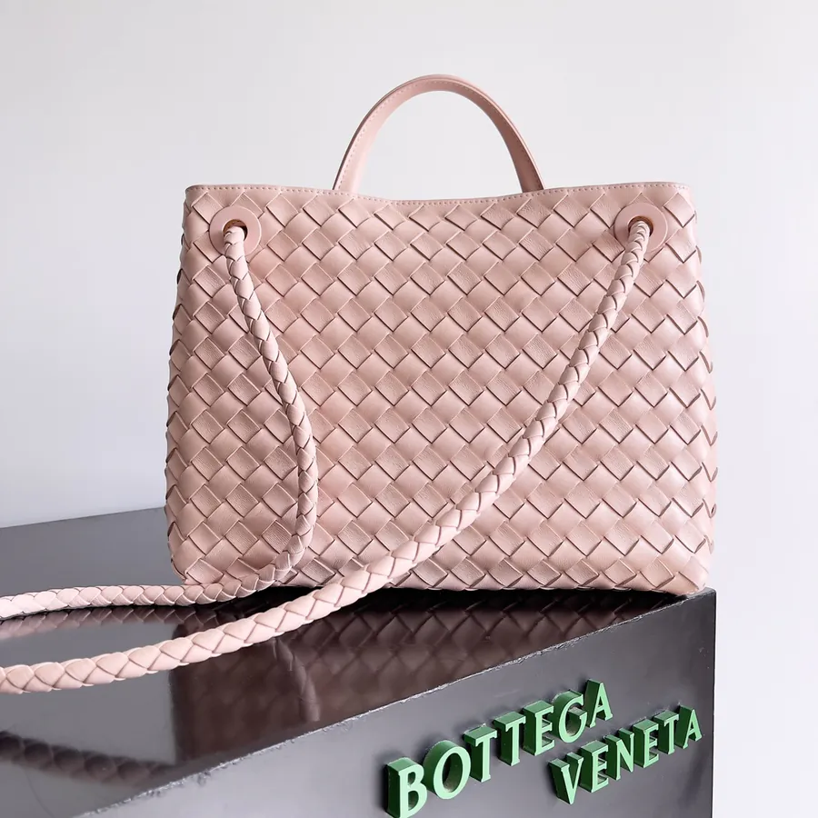 Bottega Veneta 2023 New Andiamo Bucket Bag