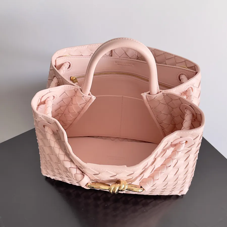 Bottega Veneta 2023 New Andiamo Bucket Bag