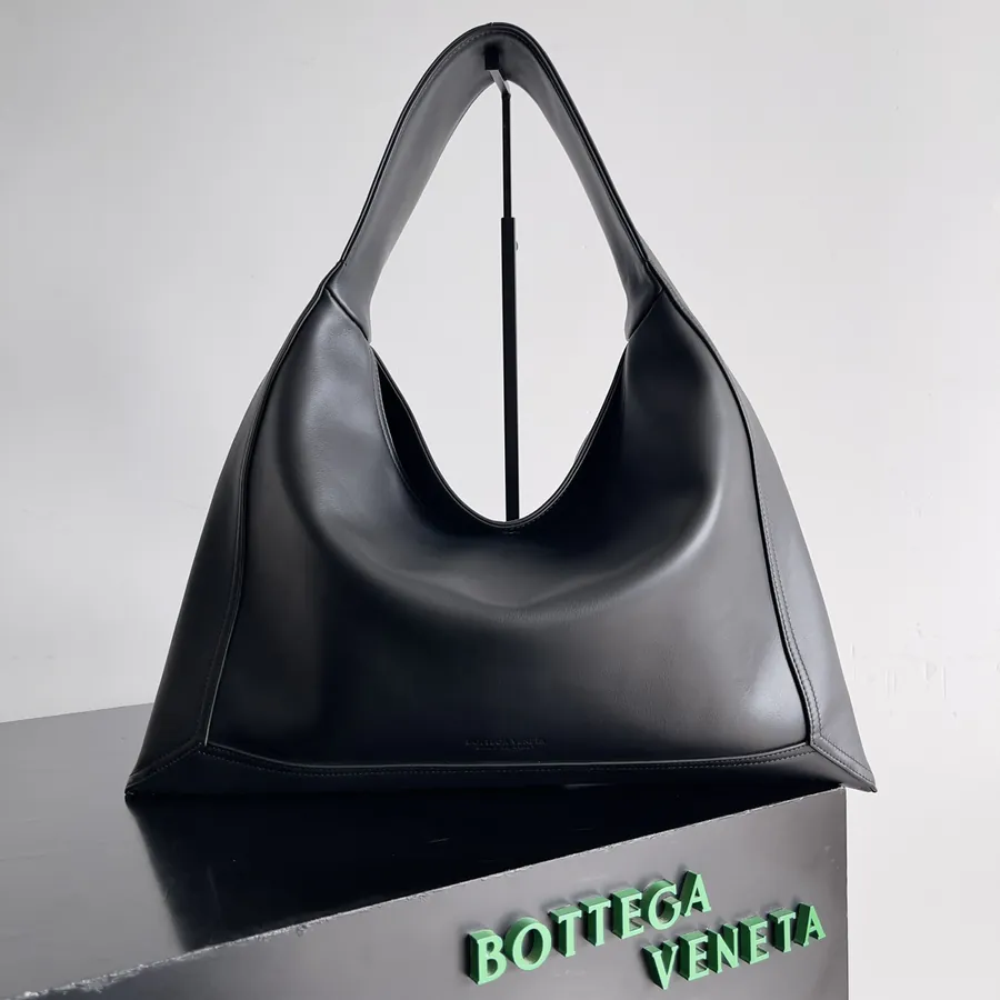 Bottega Veneta 2024 Autumn Winter Collection Bucket Bag